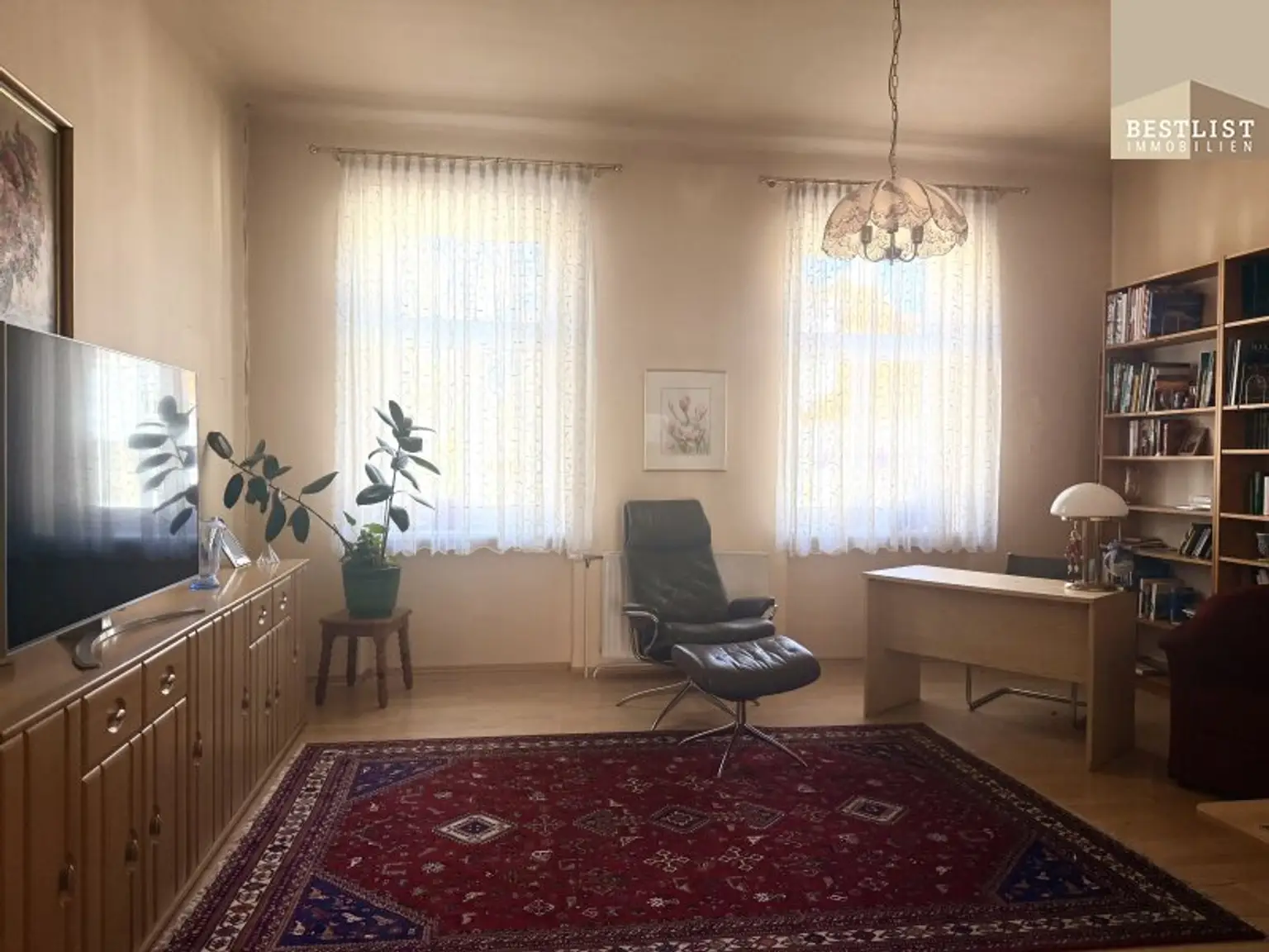 Charmantes Stadthaus in Baden – ruhige Lage mit großem Garten & Entwicklungspotenzial