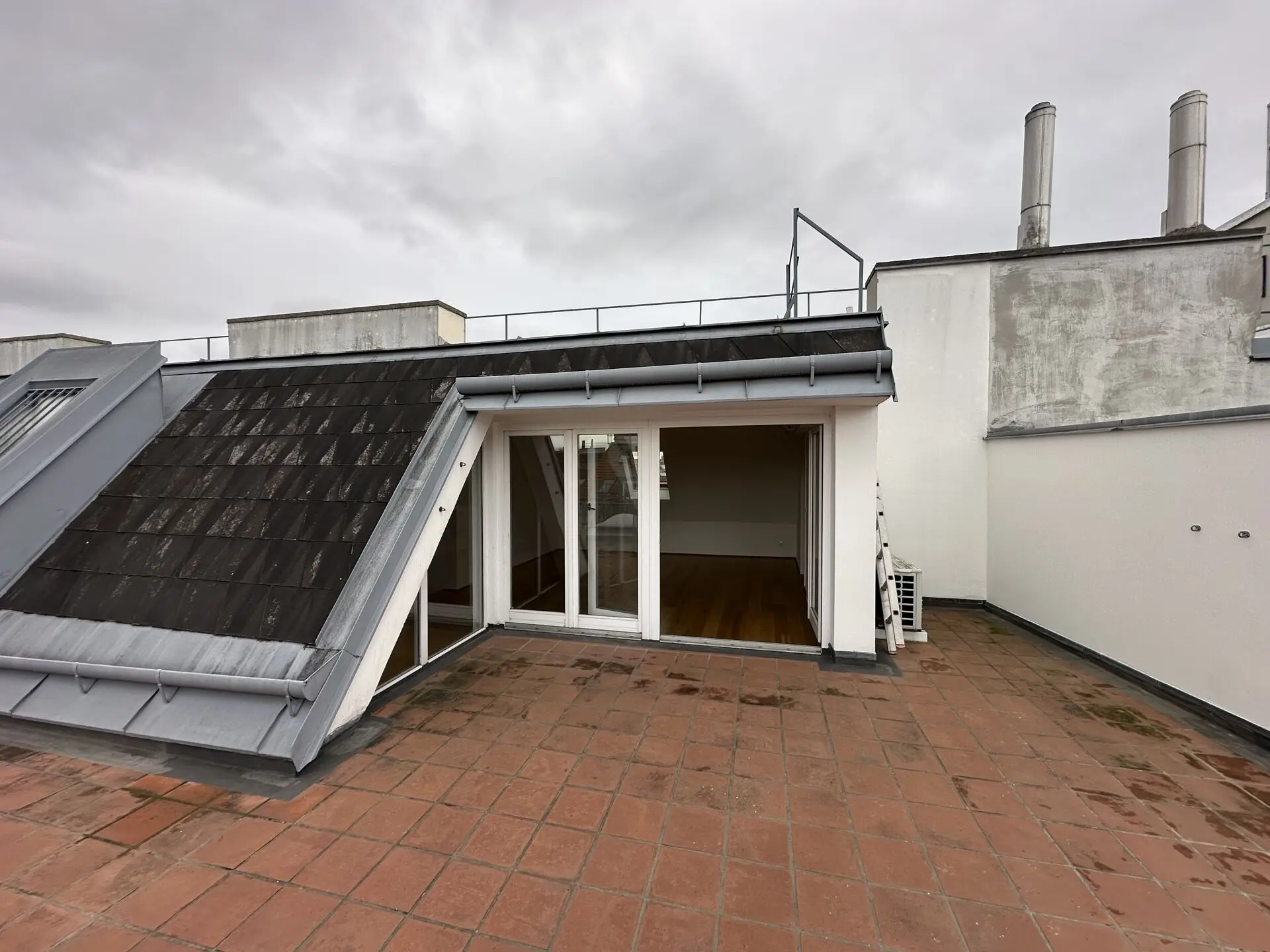 20251211_125504940_iOS