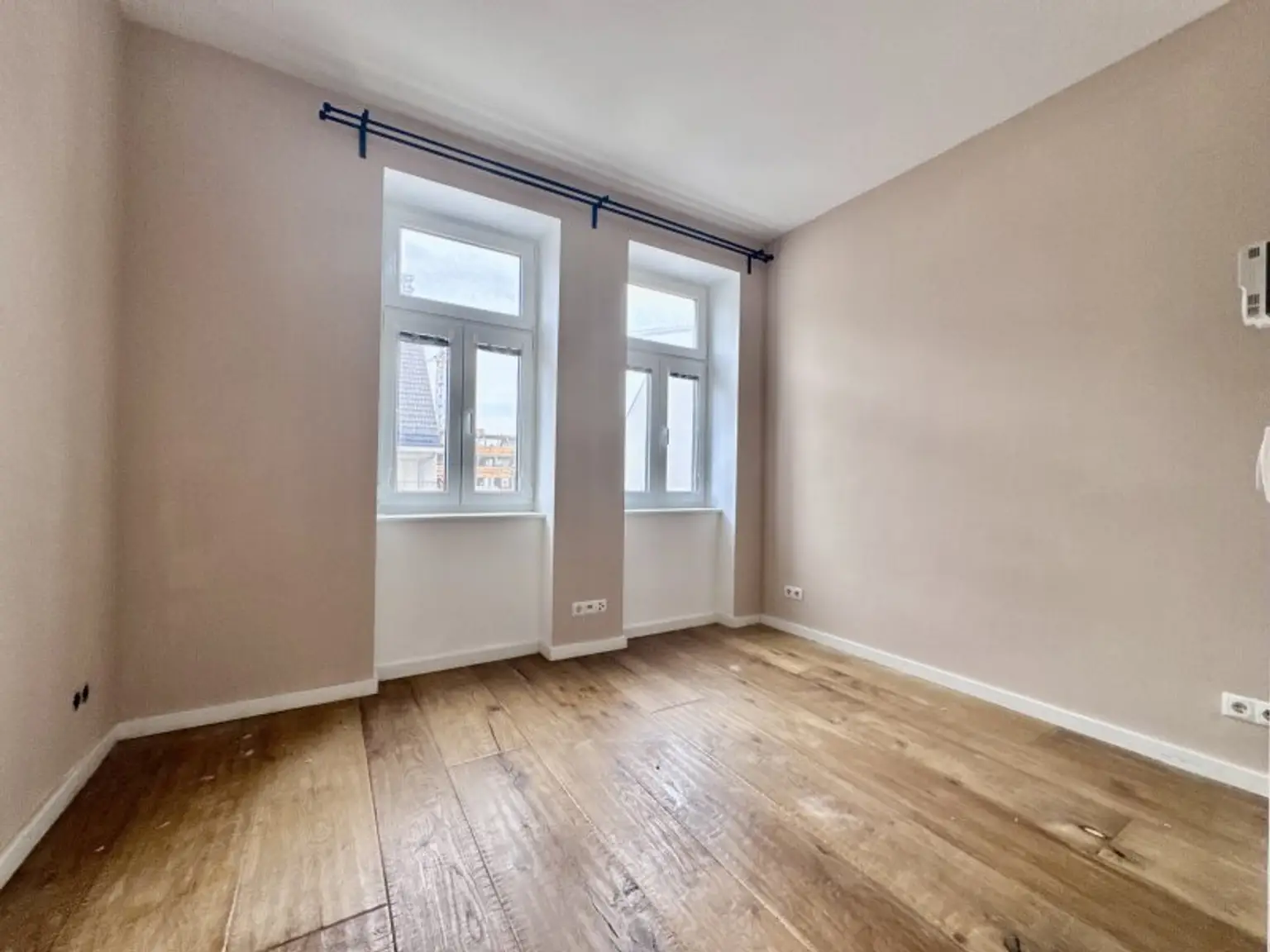 GROSSZÜGIGE ALTBAUWOHNUNG MIT BALKON IN DER NÄHE VON U3-STATION