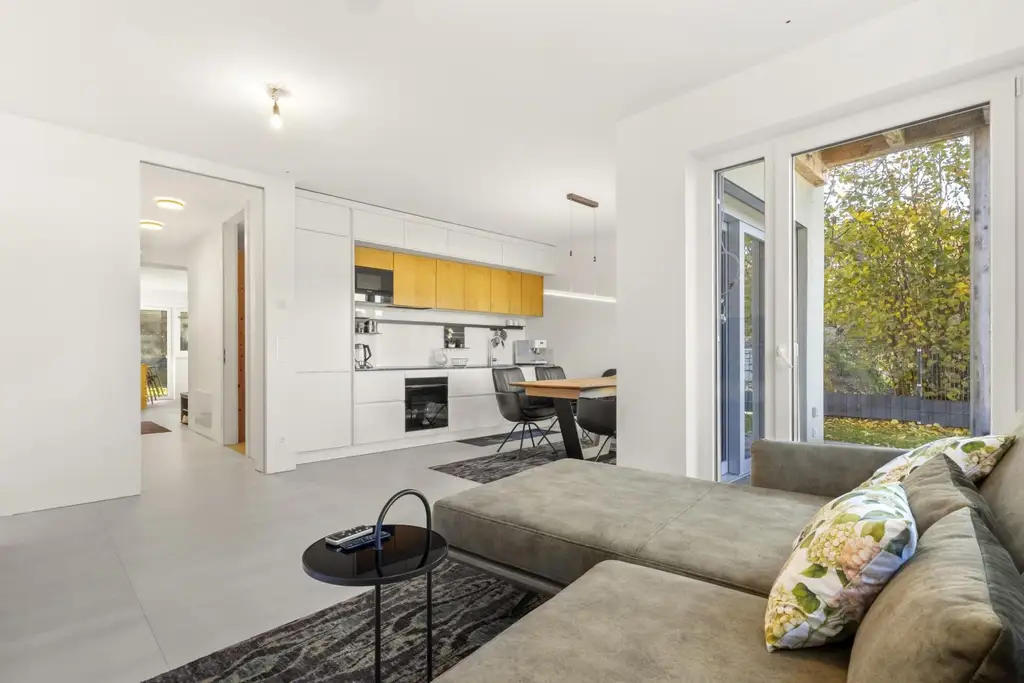 Exklusive Gartenwohnung mit Seeblick in Auen am Wörthersee