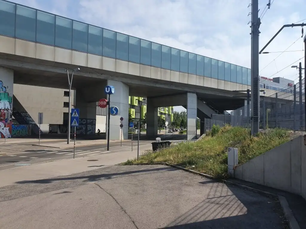 Helle moderne Wohnung bei U2-Stadlau/Bahnhof