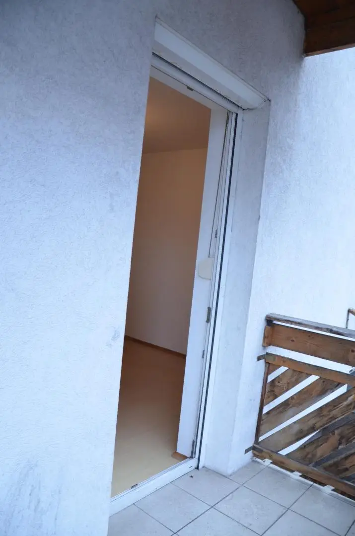 Wohnung mit Balkon  im Hochparterre