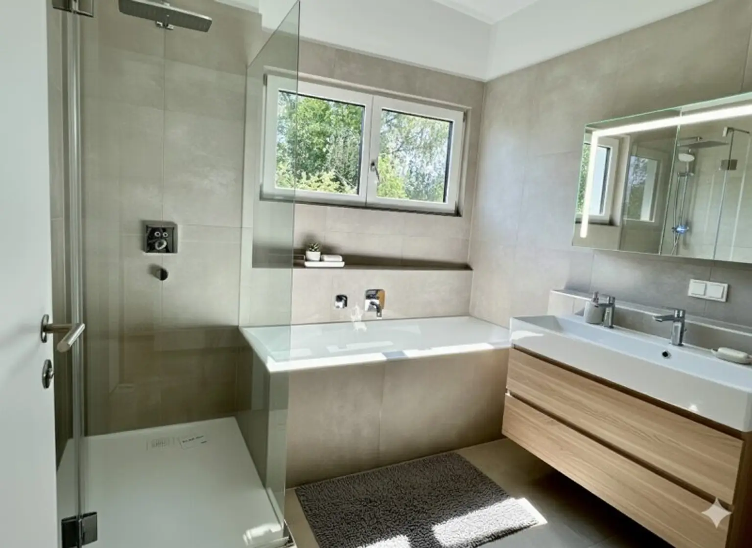 Badezimmer mit Vorschlag Ausstattung