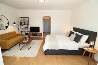 Wohn- und Schlafbereich: KI generierte Einrichtung