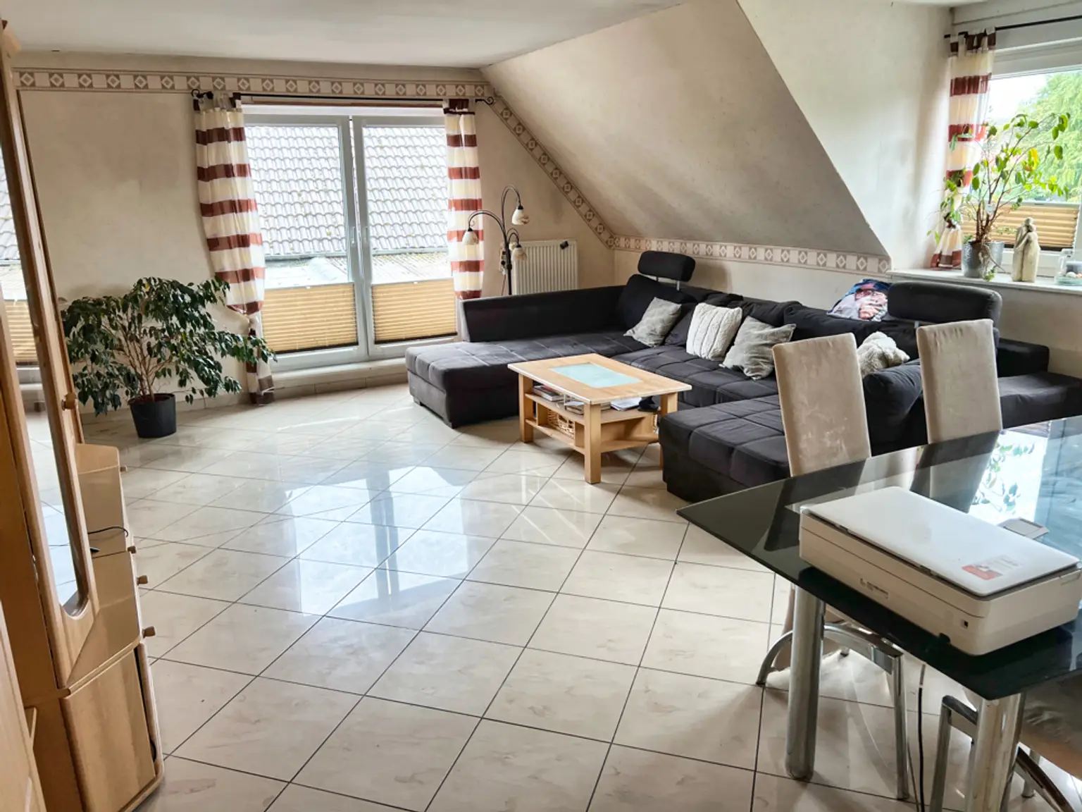 Alle unter einem Dach! Einfamilienhaus mit Einliegerwohnung & viel Platz!