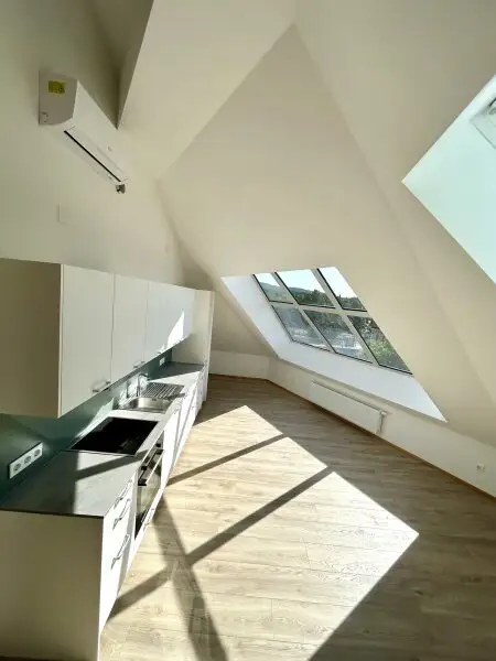Traumhafte Dachgeschoßwohnung in Klosterneuburg – Erstbezug mit Terrasse!