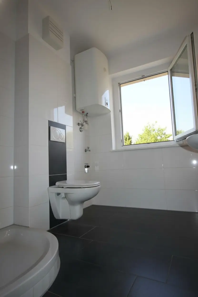 Charmante 2-Zimmer Mini-Wohnung mit Loggia & Terrasse