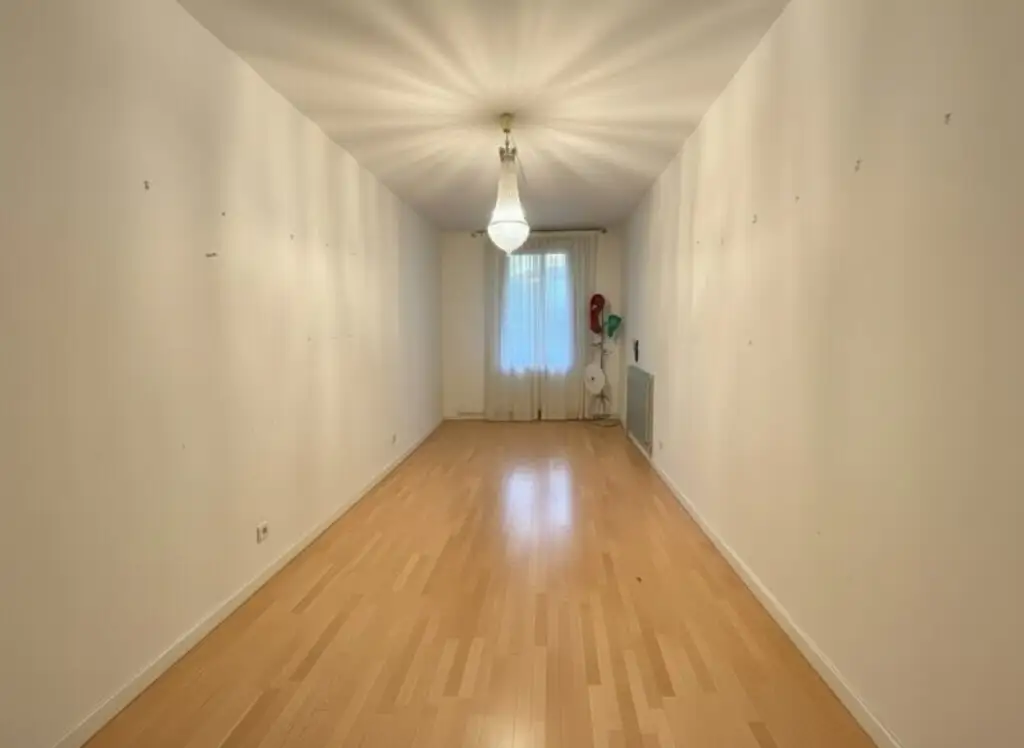 Wohnglück mit Garten & Pool – Charmante 5-Zimmer Wohnung in Ruhelage