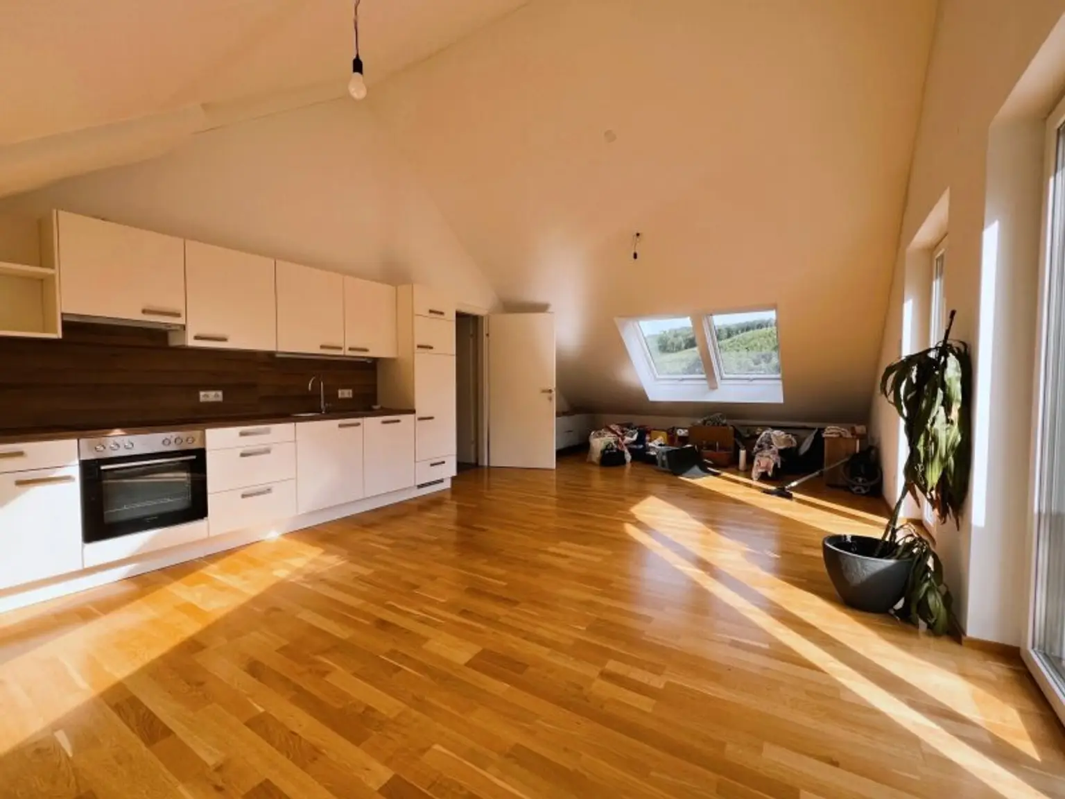 Sulz im Wienerwald- moderne Dachgeschosswohnung am Speckgürtel von Wien!