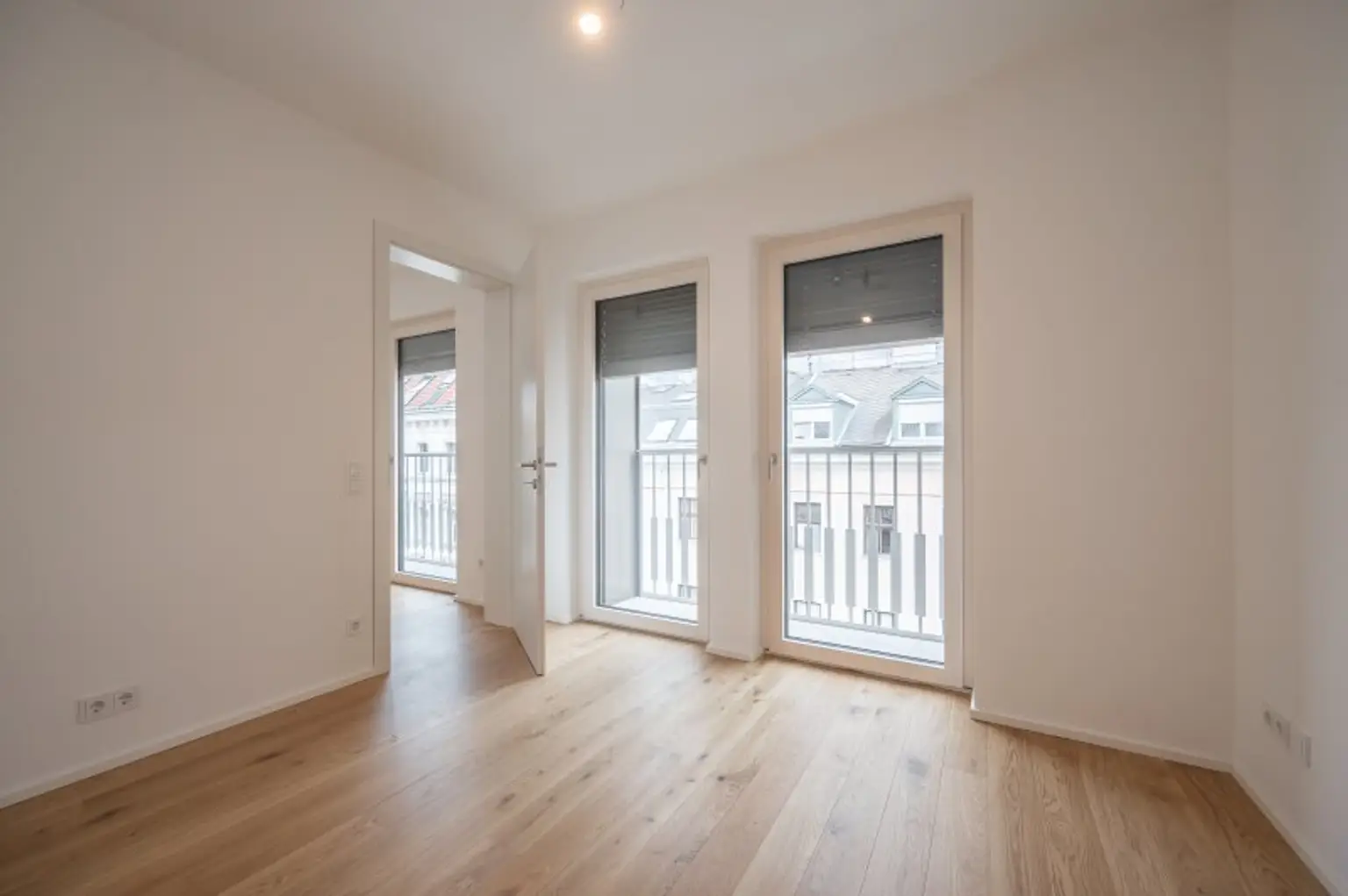 ++MOLLARD 50++ Fantastische 2-Zimmer-Wohnung mitten im Herzen der Stadt (1/11)