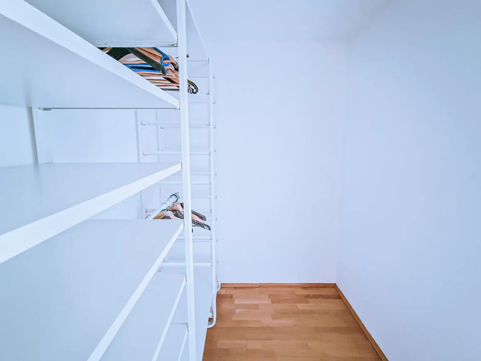 Abstellraum/begehbarer Kleiderschrank