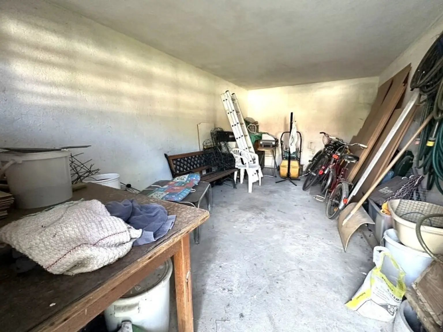 WOLFSBERG - SANKT THOMAS, 160 m2 Einfamilienhaus mit Potential, Vollkeller, 1139 m2 Grundstück, Wirtschaftsgebäude