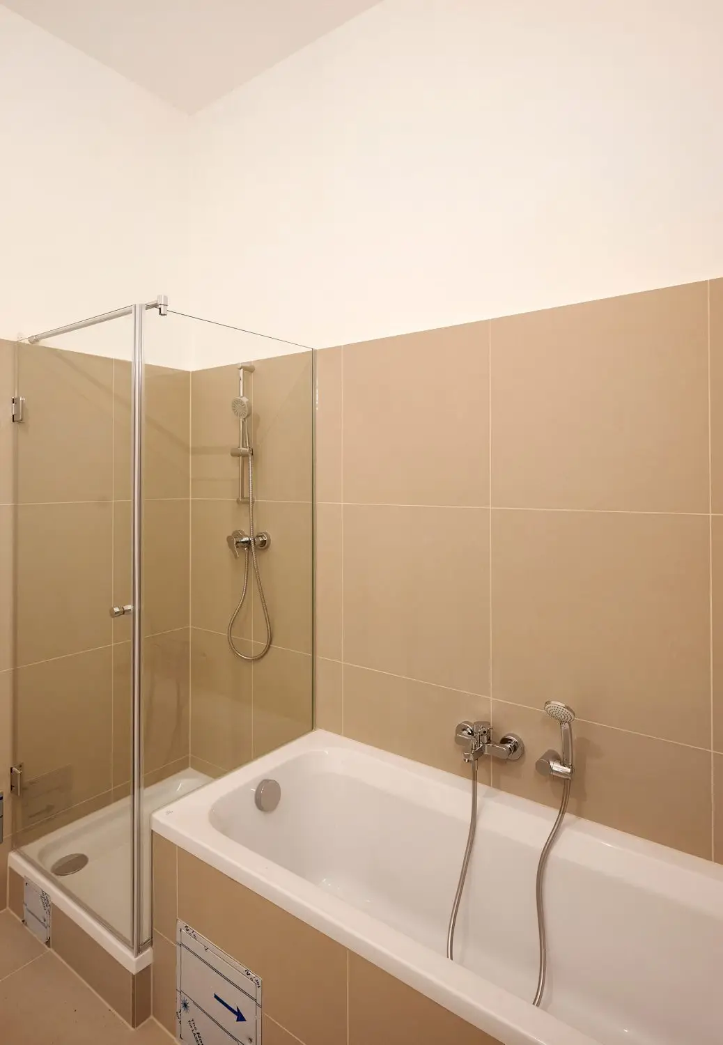 Ideal für Paare oder kleine Familien – frisch renovierte 3-Zimmer-Altbau Wohnung