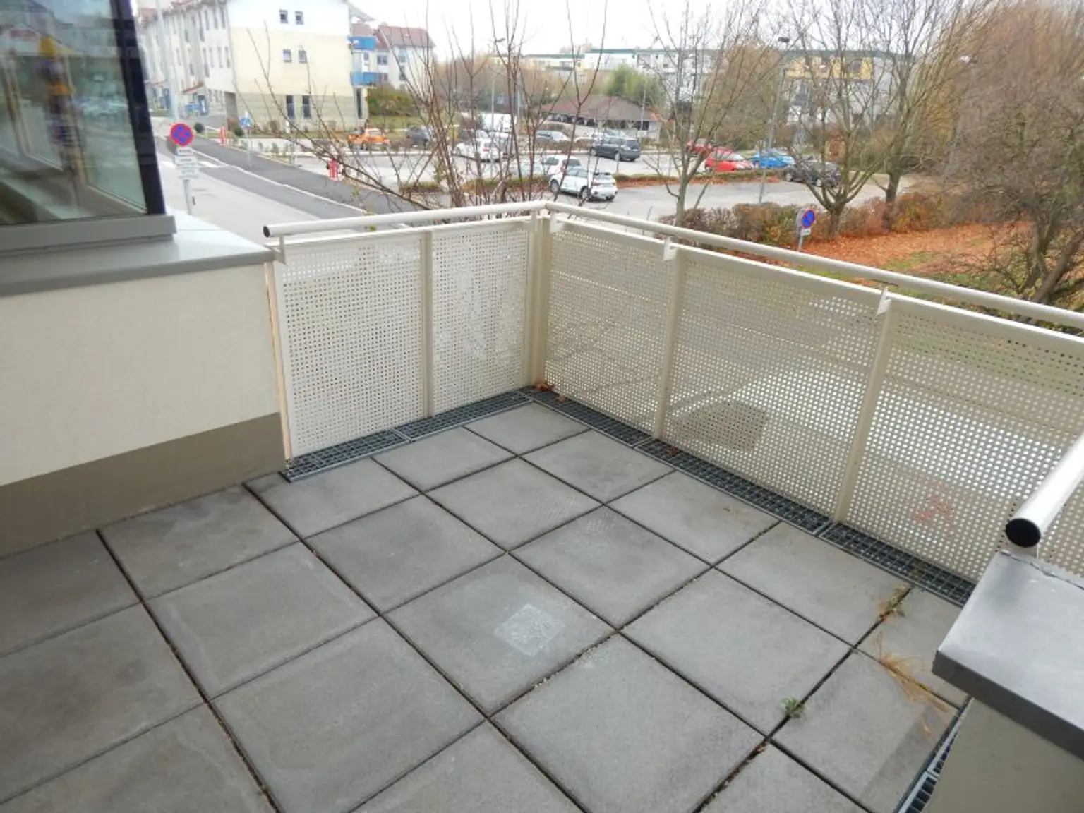 "PROVISIONSFREI" Helle und ruhige 3 Zimmer Terrassenwohnung mit Tiefgaragenplatz