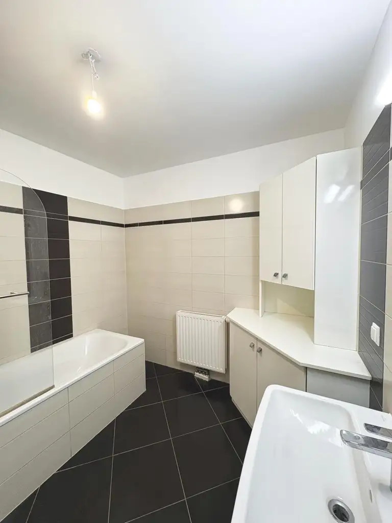 FINANZIERUNGSBEITRAG - 
Großzügige 3-Zimmer-Wohnung mit Loggia!