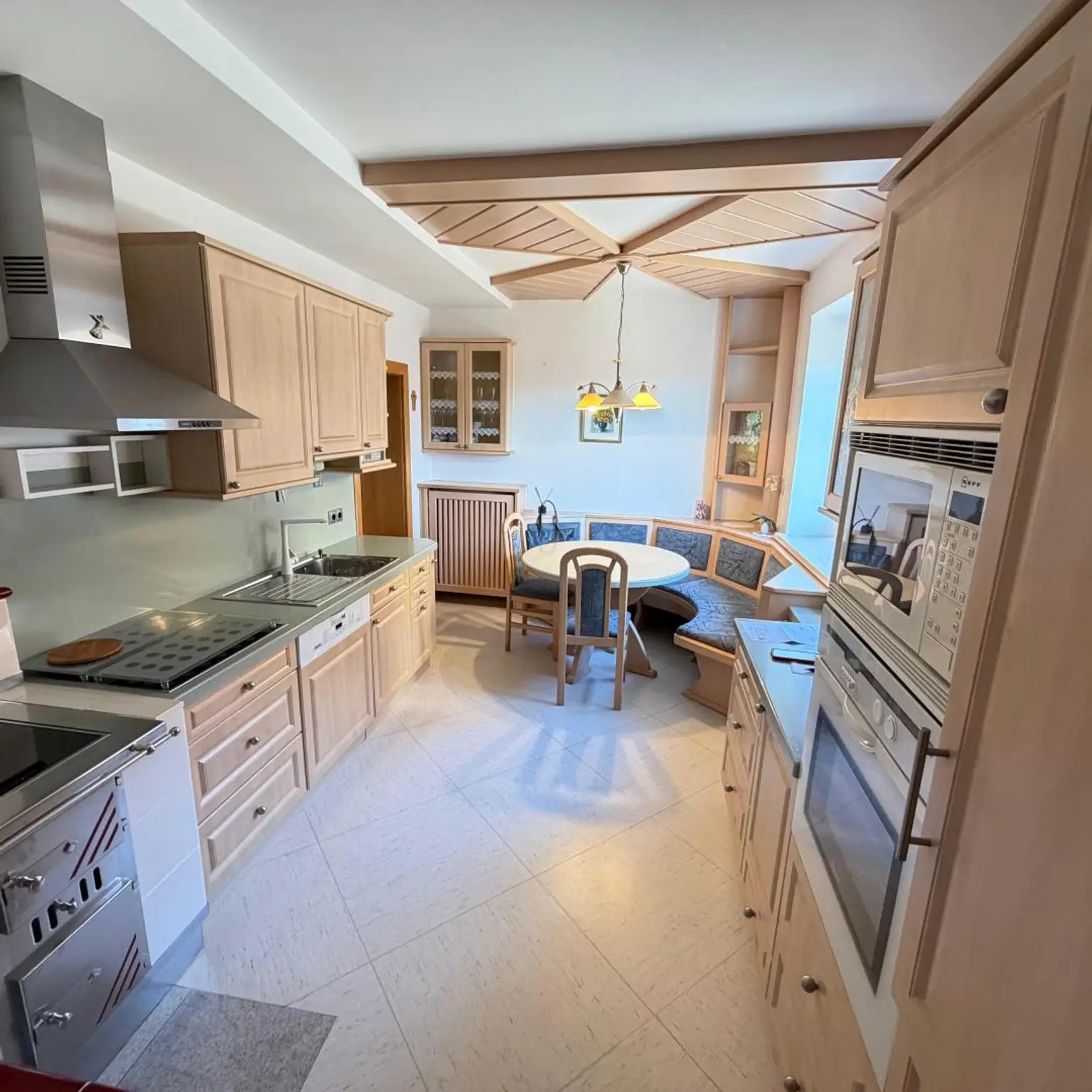 Wohnen in Aussichtslage mitten in der Natur auf  8 Ha. Grund, ehemalige Hofstelle!