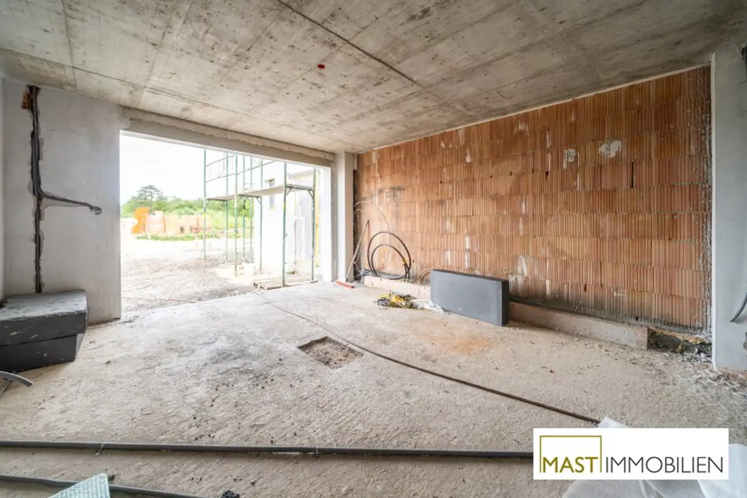 ERSTBEZUG - Modernes Einfamilienhaus mit 148 m² Wohnfläche, Balkon, Terrasse & 2 PKW-Stellplätzen in Strasshof – belagsfertig!