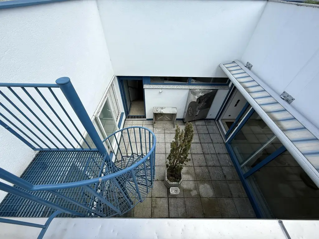 Modernes Atelier, Loft, Dachterrasse im Neunzehnten // Modern Studio, loft, roof terrace in the nineteenth //