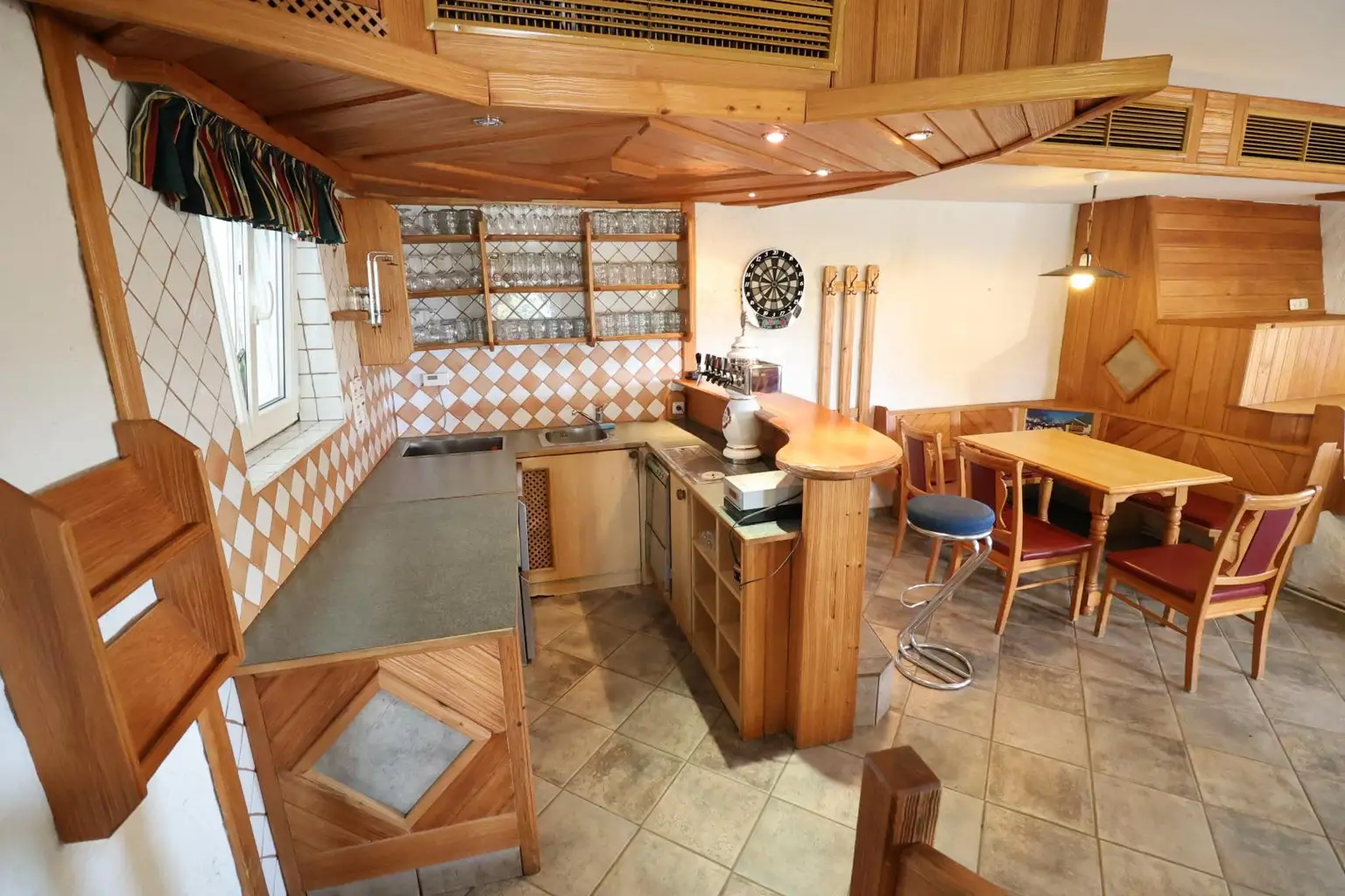 Schank im großen Stüberl EG