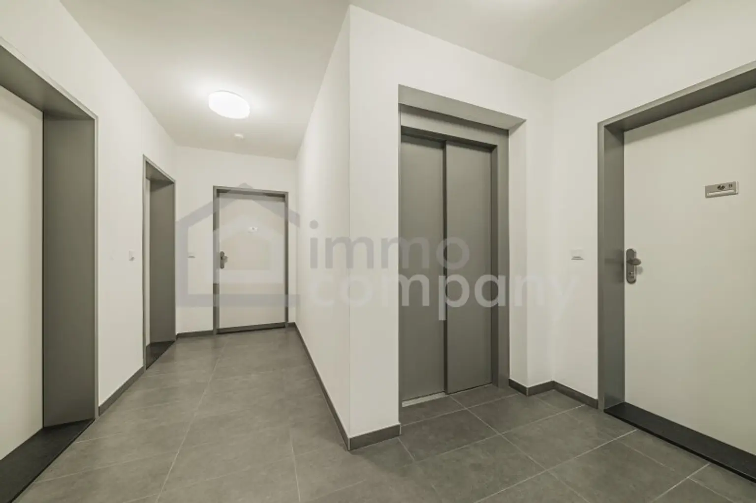 Grossartige 3-Zimmer-Wohnung mit Loggia + Tiefgaragenplatz! 14. Bezirk. U4