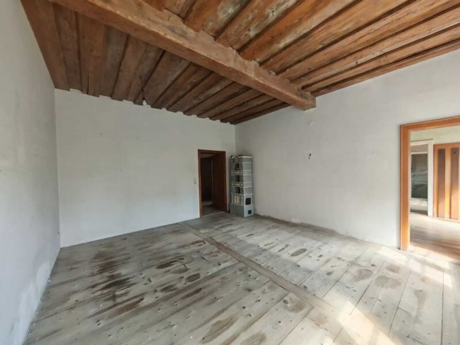 Zimmer mit Kachelofen