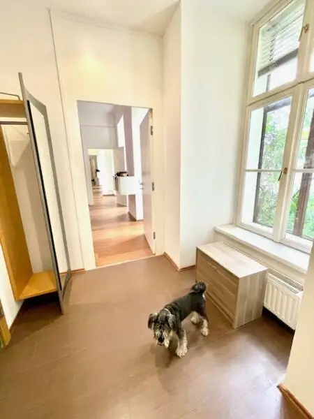 WOHNEN im 7-ten HIMMEL - INNENSTÄDTISCHE EIGENTUMSWOHNUNG- ELEGANTE Klassische Wiener-Altbau-Wohnung mit 2-Zimmern in Top Lage am SPITTELBERG - DURCHHAUS!