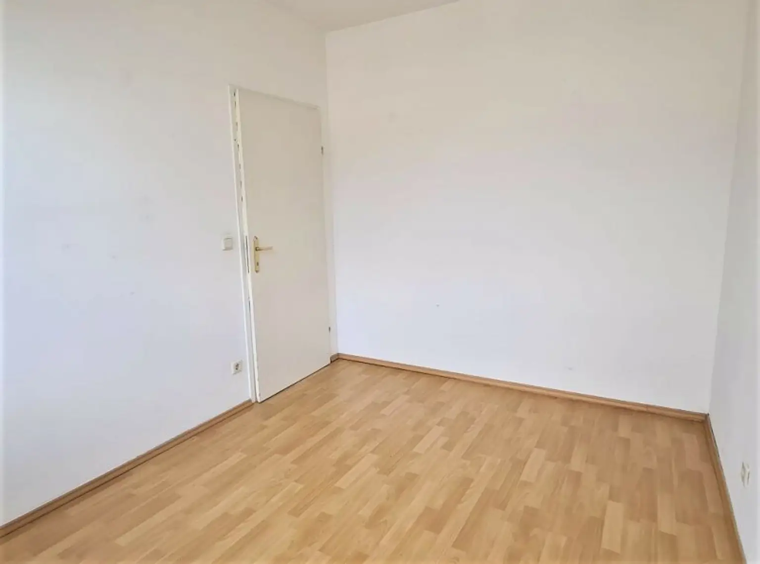DACHGESCHOSS, AUGARTEN-NÄHE, 87 m² Maisonette mit 10 m2 Terrasse, Wohnküche, 2 Zimmer, Galerie, 2 Bäder, Rembrandtstraße