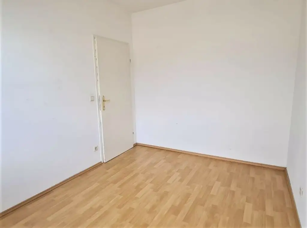 DACHGESCHOSS, AUGARTEN-NÄHE, 87 m² Maisonette mit 10 m2 Terrasse, Wohnküche, 2 Zimmer, Galerie, 2 Bäder, Rembrandtstraße