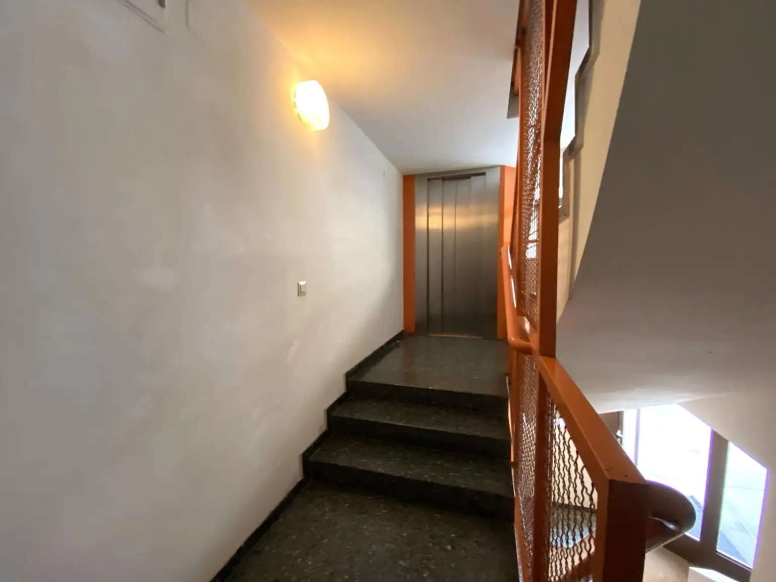 Loggia-Familien-Wohnung nahe U6 und Brunnenmarkt