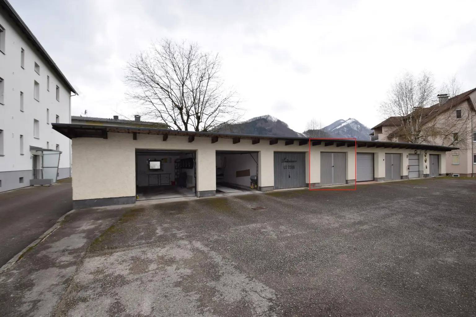 dazugehörige Garage