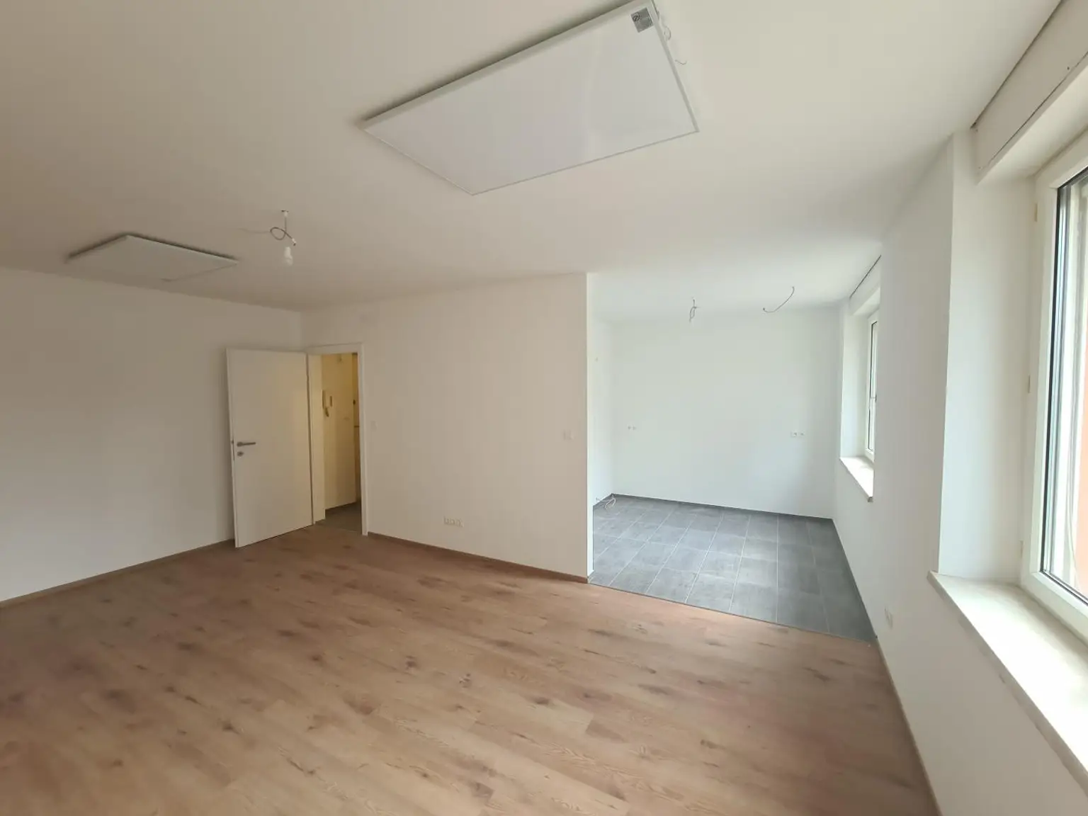 Anlegerhit - Komplett sanierte 2-Zimmer Wohnung mit Mieter