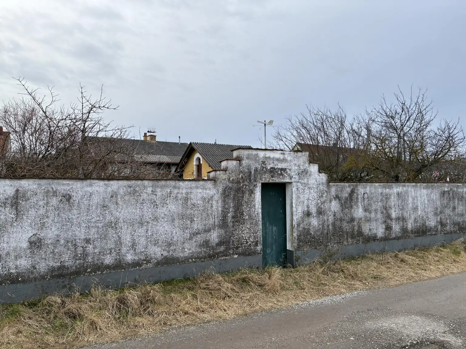 Hier lässt es sich leben...der See ruft! Solides Wohnhaus in Oggau -Bedarf Renovierung!