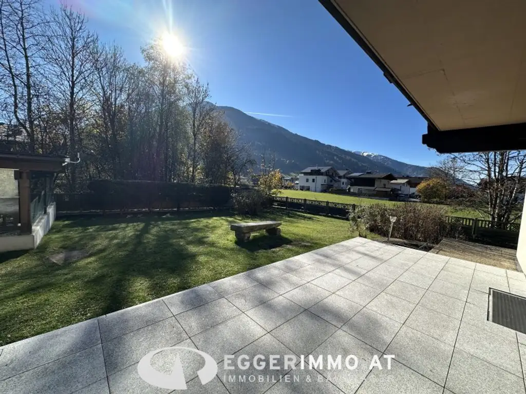 Spacious Detached House with Garconniere in Country House Style with Large Garden for Rent