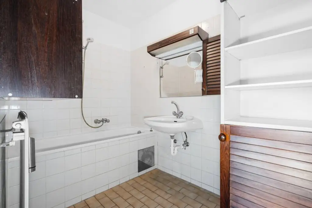 Helle 2-Zimmerwohnung in 1110 Wien, mit kleiner Loggia und perfekter Öffi Anbindung!