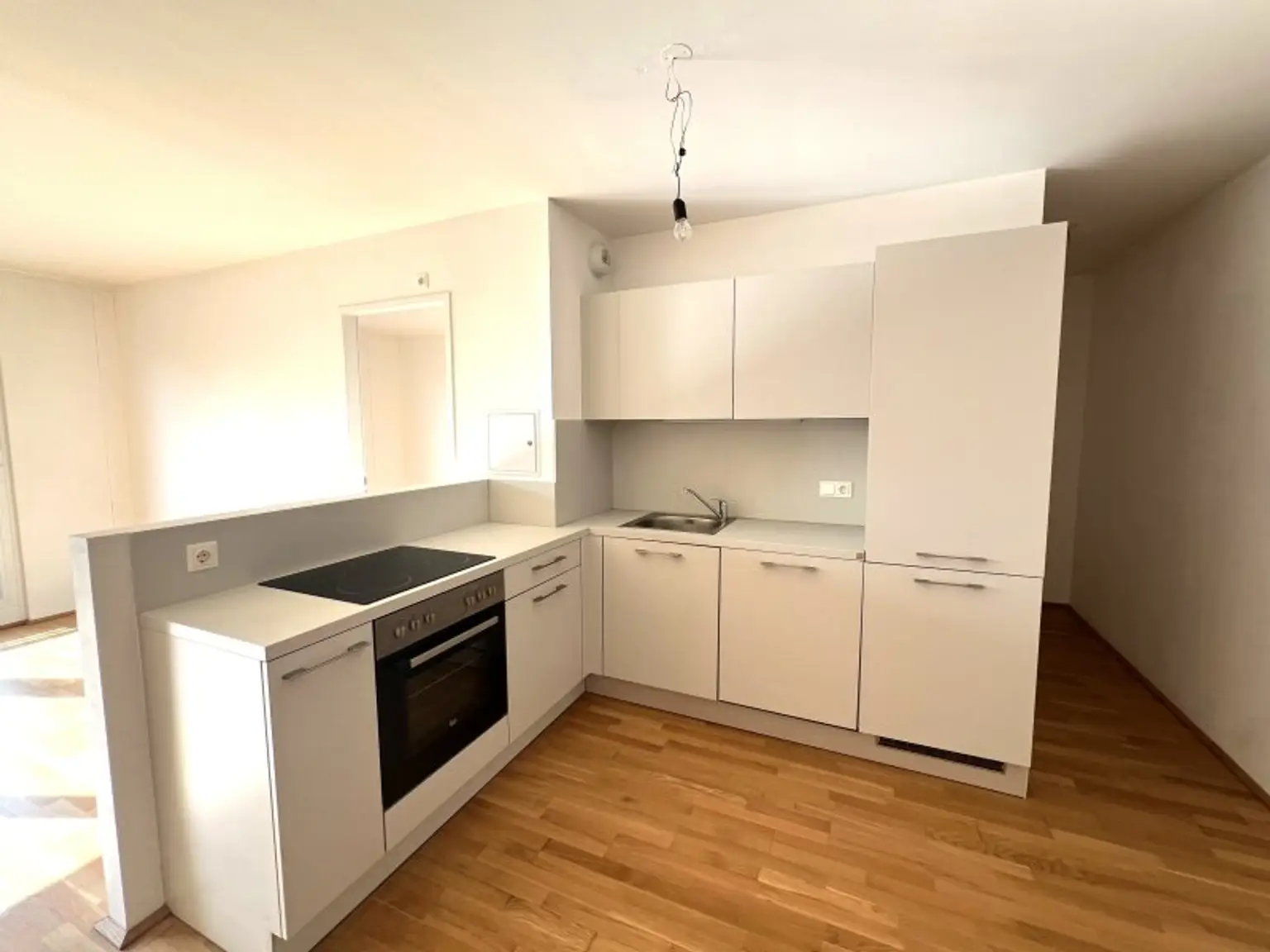 Attraktive 3-Zimmerwohnung mit Kühldecke und Terrasse