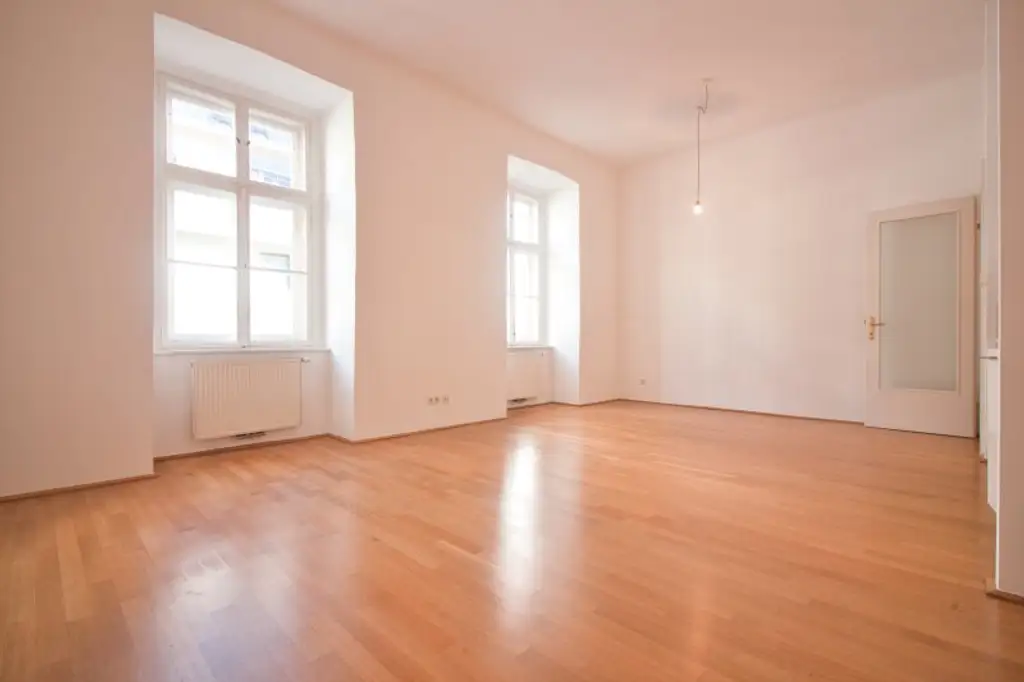 Charmante Altbau-Wohnung in denkmalgeschütztem Haus | sehr gepfleger Zustand