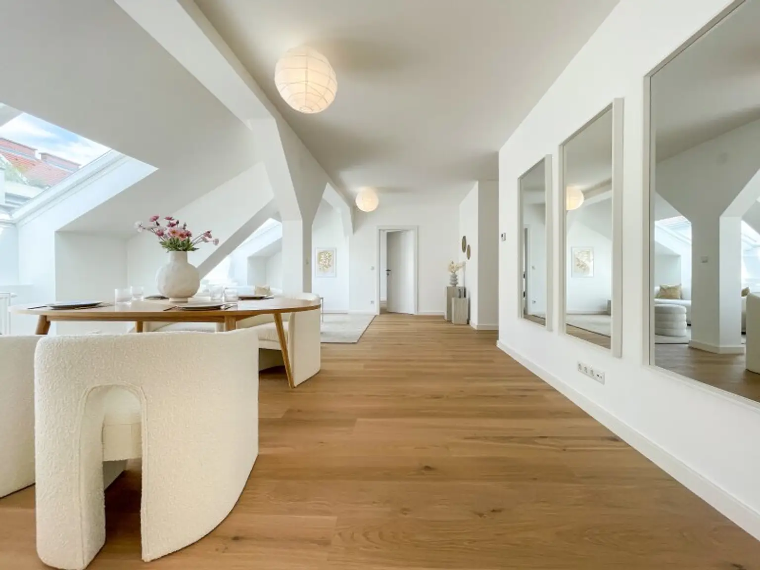 REVITALISIERTES ZINSHAUS: generalsanierte 3-Zimmerwohnung im klimatisiertem DG