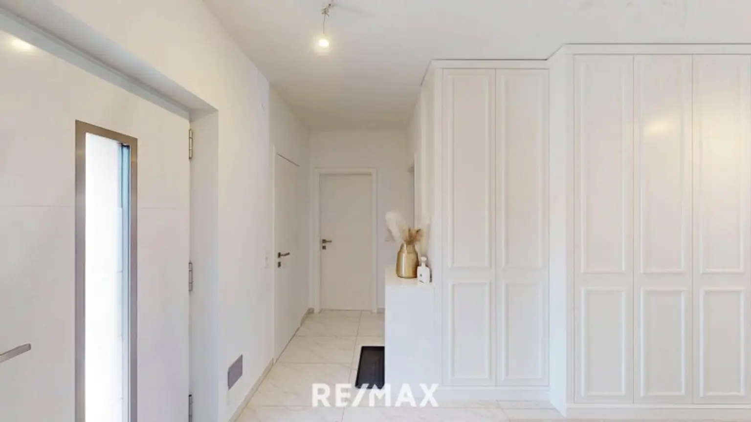 REPRÄSENTATIVE TRAUMVILLA IN BESTLAGE VON HIMBERG NÄHE WIEN & U1