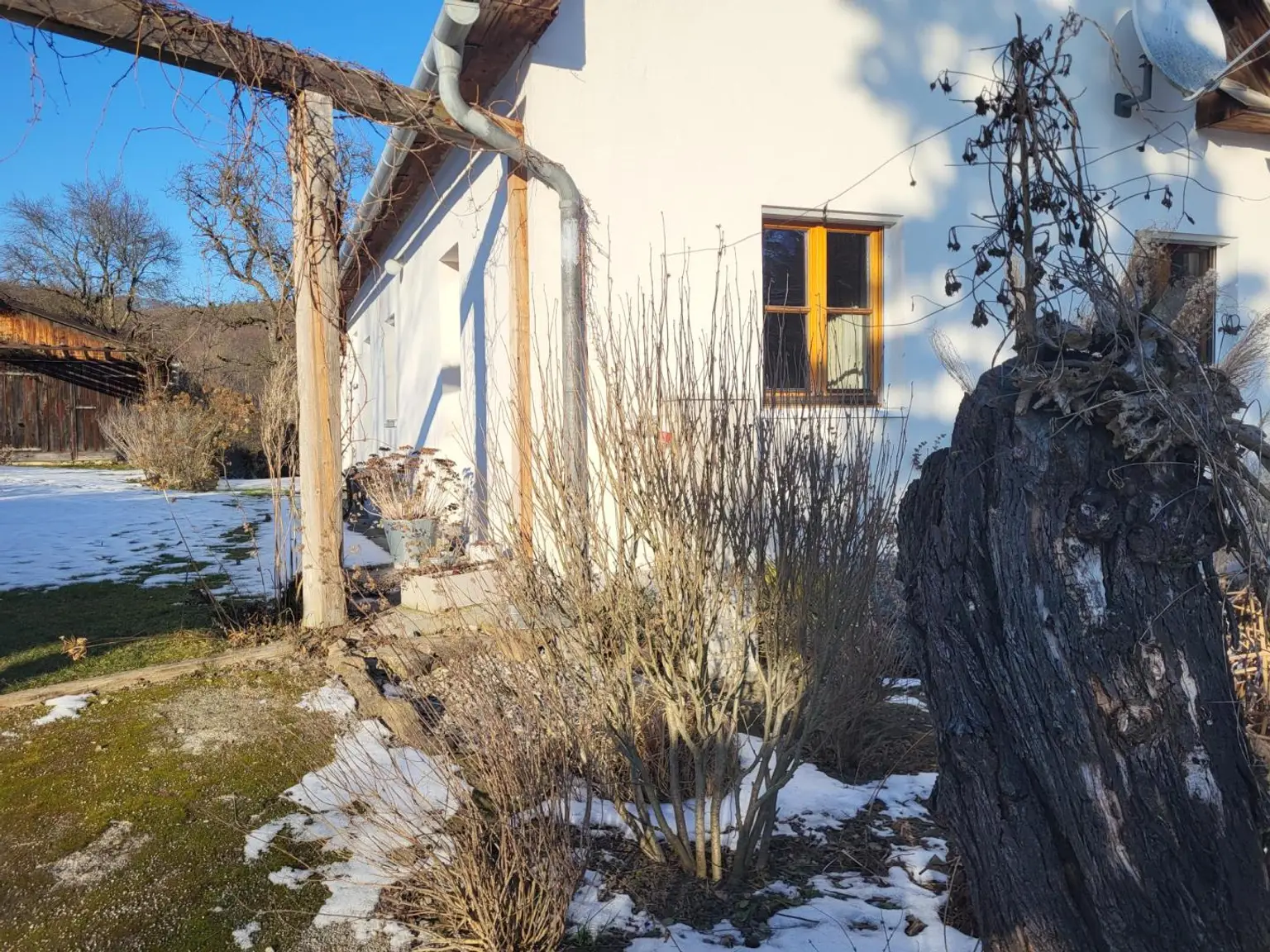 Ansicht Hauptgebäude Winter