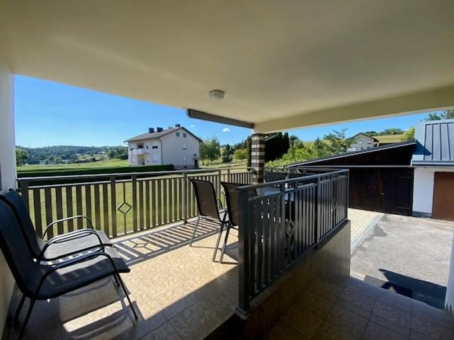 Wohnen & Wertanlage - Einfamilienhaus mit großem Garten/Baugrund in Olbendorf