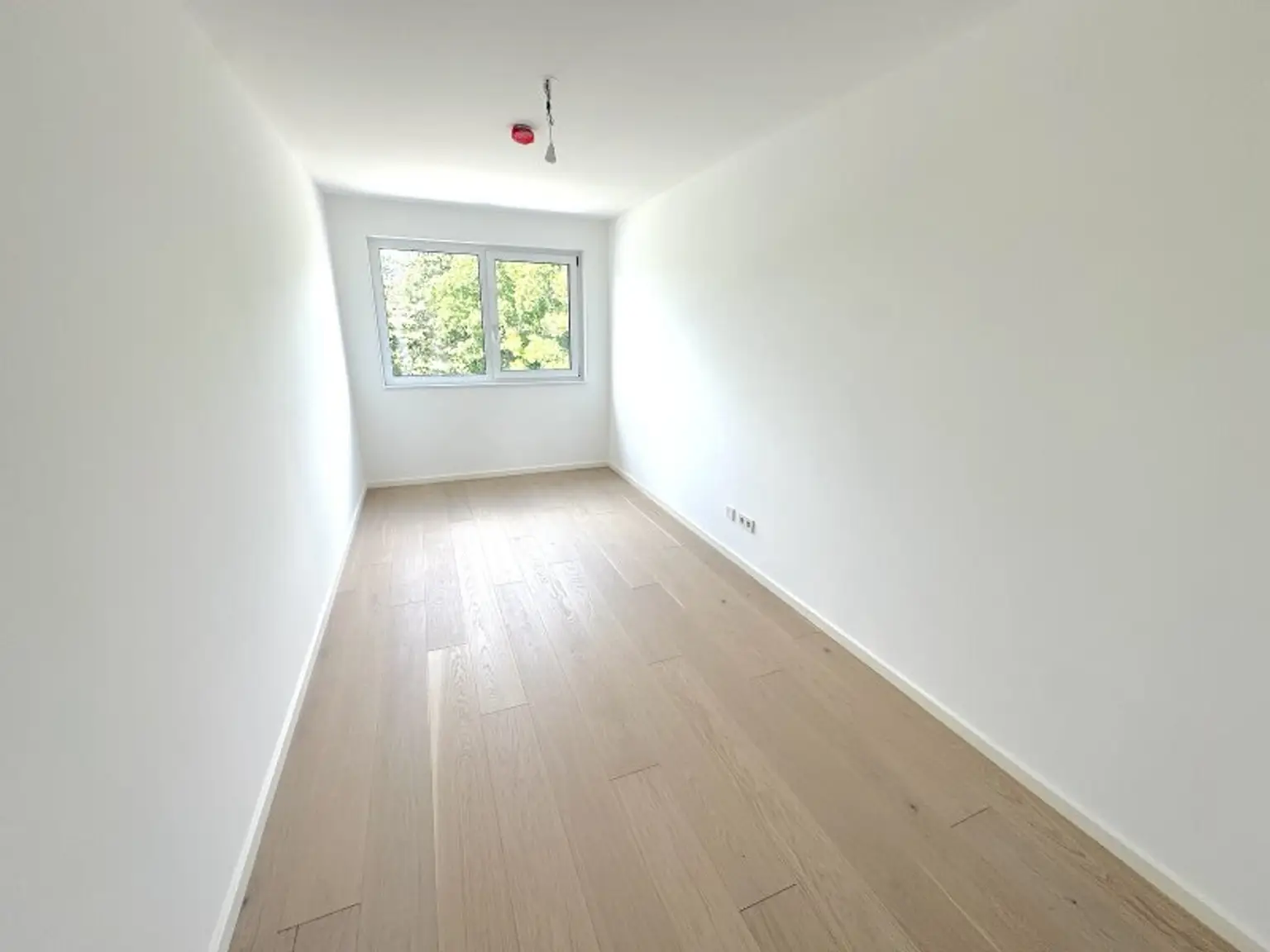 EIGENGRUND NÄHE ALTE DONAU – FREIFLÄCHEN - LUFTWÄRMEPUMPE – KELLER – GARAGE – U-BAHN!
