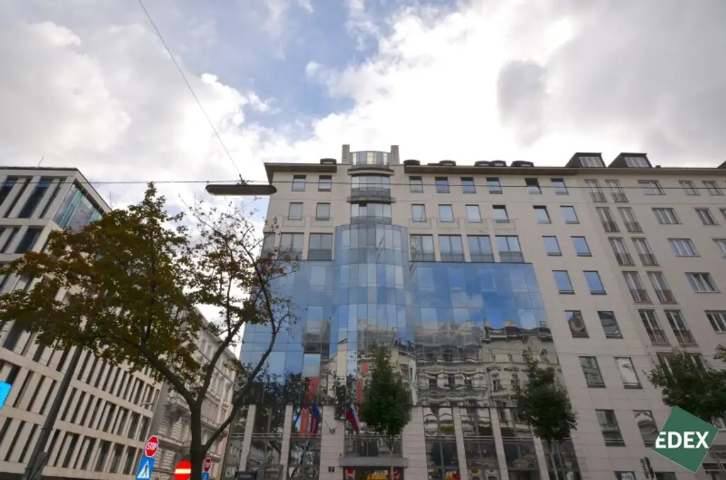 Zentrale Geschäftsfläche! Straßenseitiger Zugang und Schaufenster!