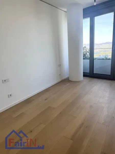 DANUBEFLATS: Exklusive 2-Zimmer-Wohnung mit Balkon im 37. Stock***