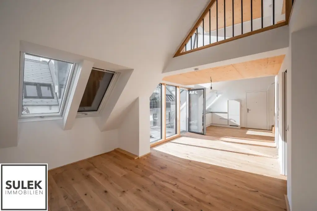 lichtdurchfluteter DG-Erstbezug mit offener Galerie und hochwertiger Ausstattung