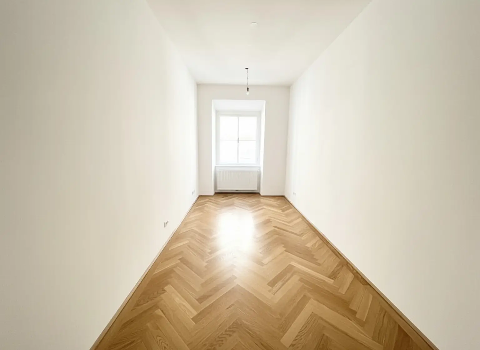 UNBEFRISTET: Klimatisierte Altbauwohnung im Stadtzentrum