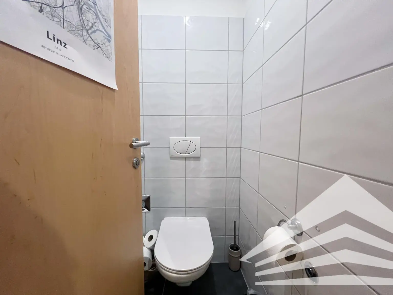 WC mit Handwaschbecken