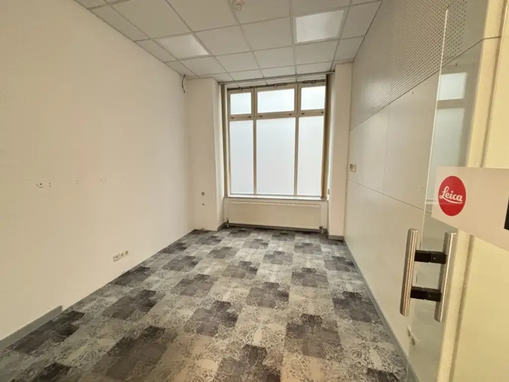 GESCHÄFTSLOKAL + FREQUENZLAGE + WESTBAHNSTRASSE!