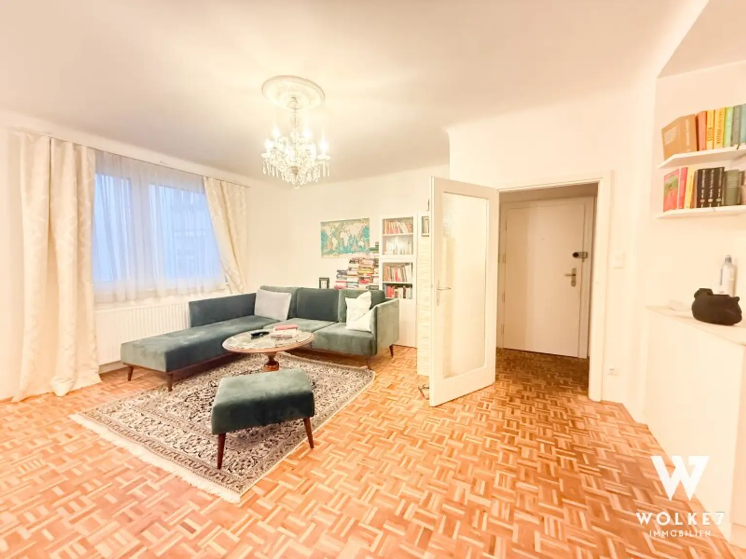 Vollsanierte 3-Zimmer-Wohnung mit Loggia direkt beim Kutschkermarkt | Grünblick