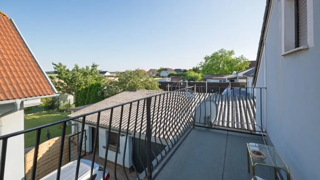 Kapitalanlage mit Potential – 2 Häuser auf Eckgrundstück mit rund 938 m² Grundstücksfläche!