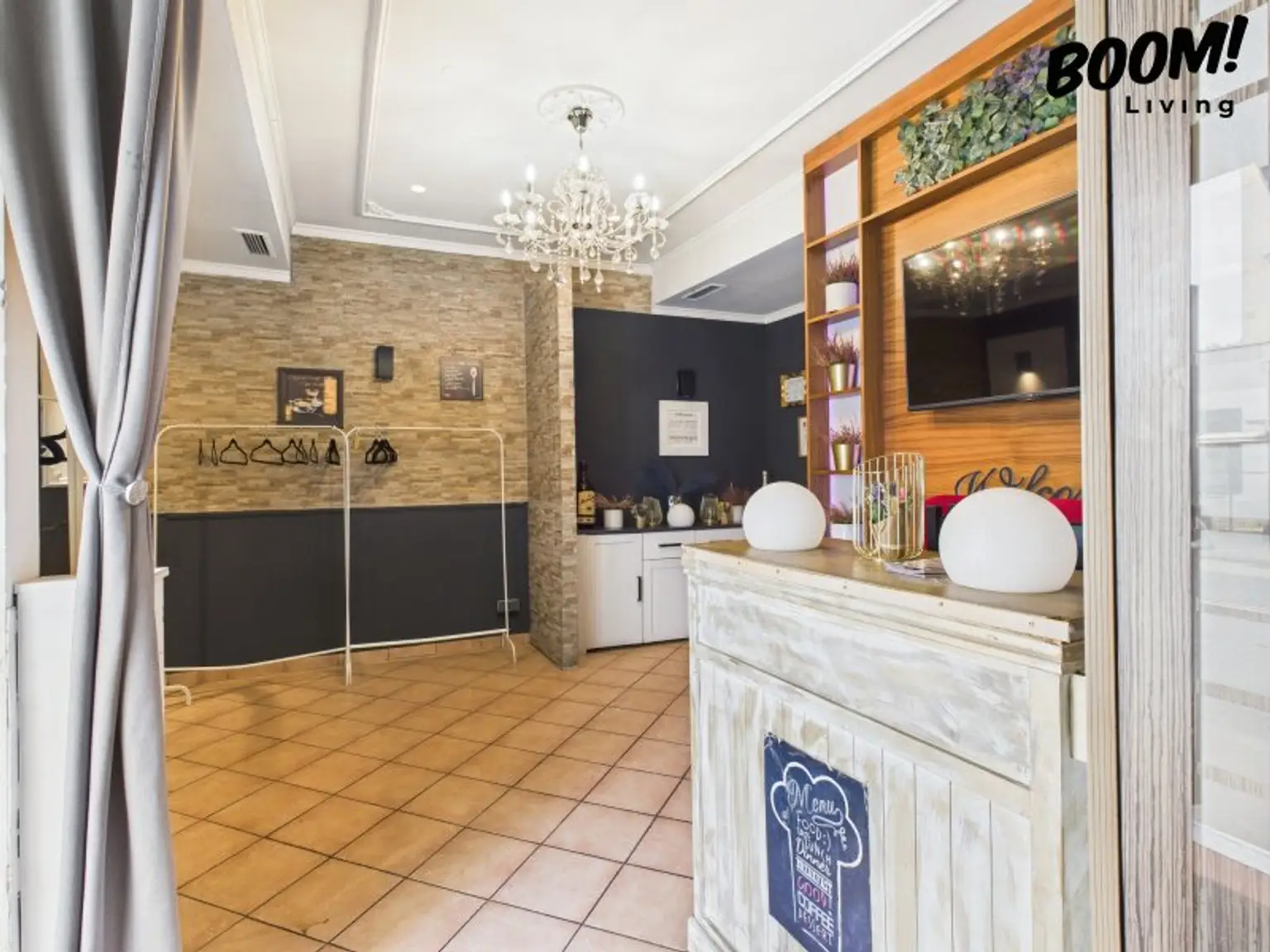 Attraktives Geschäftslokal in 1110 Wien: 1337m², Garten & Kleinhaus für 4.100€/Monat!